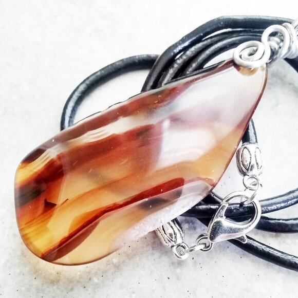 Semi-Translucent Huge Agate + Genuine 22" Leather Cord - Flashy Unisex Necklace - Picture 5 of 10